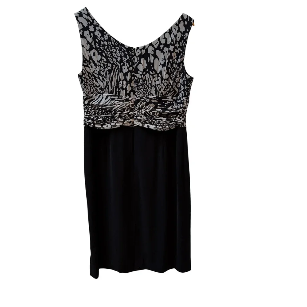 Tahari Arthur S. Levine Women 10 Black Animal Print Zebra Sheath Cocktail Dress